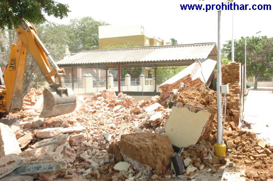 பழைய கோவில் கட்டிடம் இடித்தல் Demolish